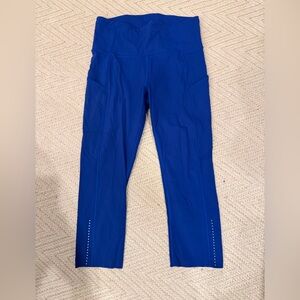 Lulu Lemon cropped Blue High-Waisted Leggings with pockets